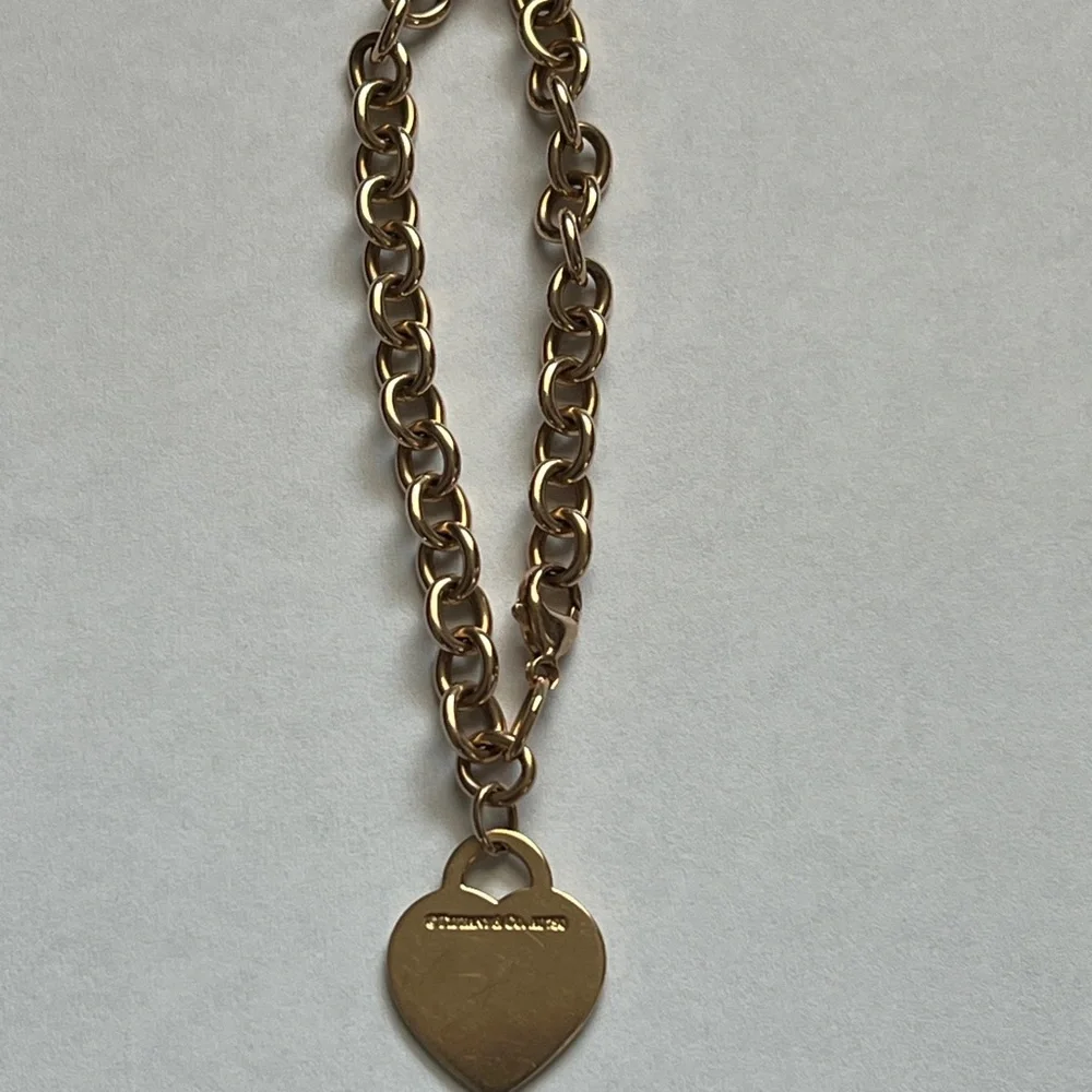Tiffany & Co. Rose gold Bracelet with medium Heart charm